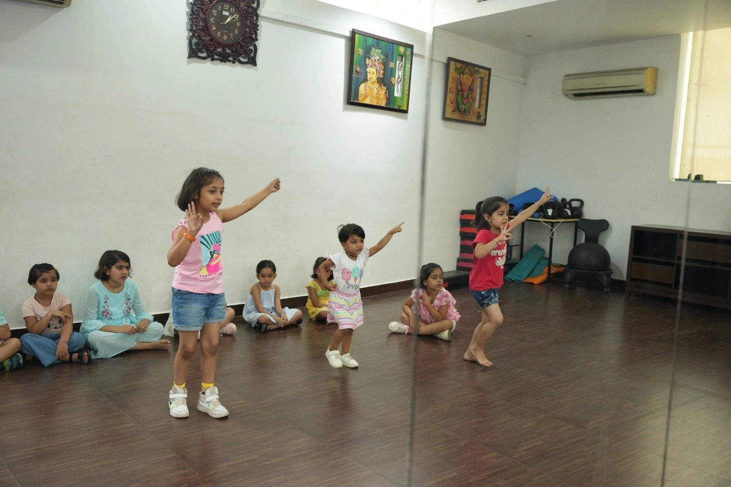Bollywood Dance photo