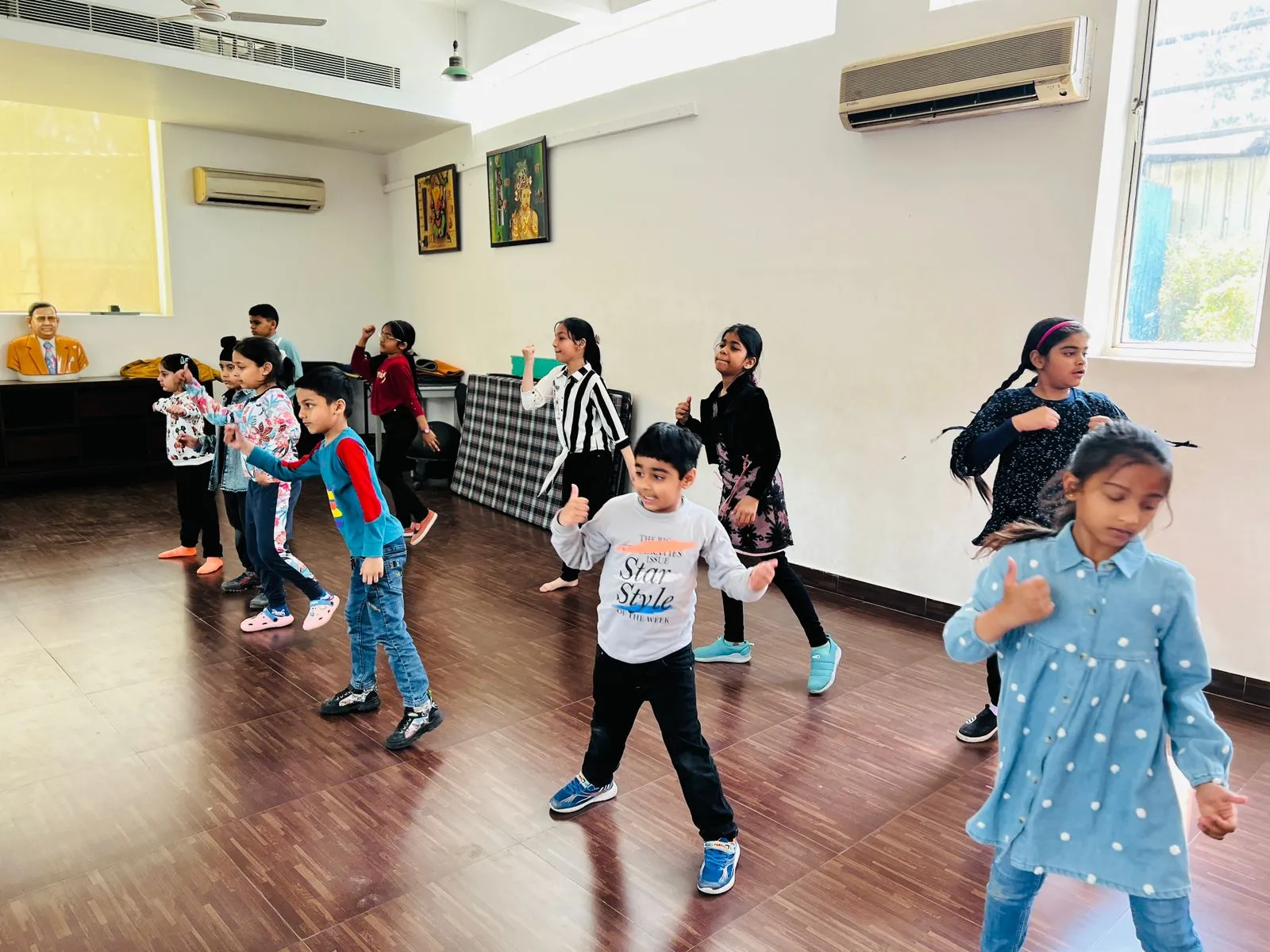 Bollywood Dance photo